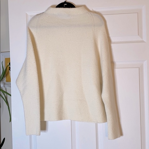 THEORY Batwing Ivory Sweater, Size Small $395 - Picture 3 of 6